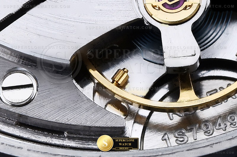 Rolex Ref. 126710BLRO QF - On-Wrist Presence & Case Thickness View (Photo 25 of 32)