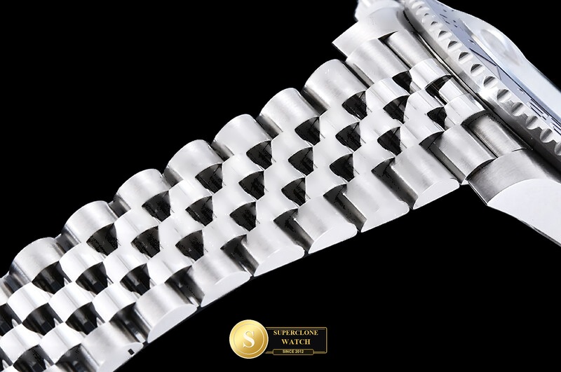 Rolex Ref. 126710BLRO RICH - On-Wrist Presence & Case Thickness View (Photo 17 of 32)