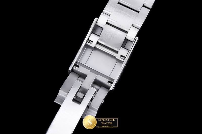 Rolex Ref. 126622 SCF - Crown Guard & Dial Lume Verification (Photo 16 of 30)