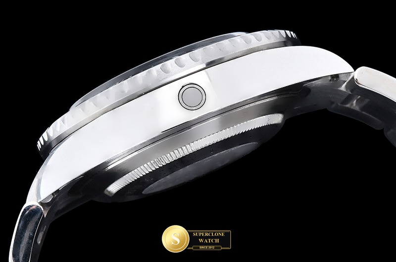 Rolex Ref. 126600 QF - Crown Guard & Dial Lume Verification (Photo 18 of 31)