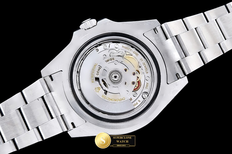 Rolex Ref. 126600 QF - On-Wrist Presence & Case Thickness View (Photo 21 of 31)