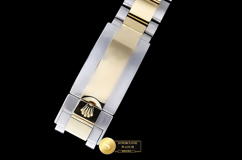 Rolex Ref. 126613LB RCF - On-Wrist Presence & Case Thickness View (Photo 13 of 31)