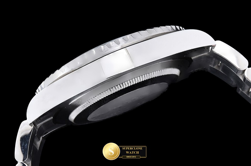 Rolex Ref. 126610LN QF - On-Wrist Presence & Case Thickness View (Photo 19 of 33)