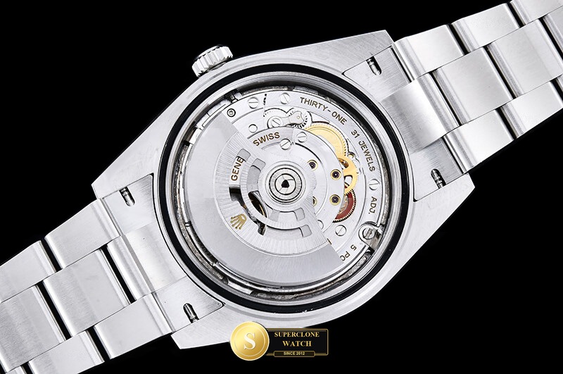 Rolex Ref. R2DJ0526C WKD - On-Wrist Presence & Case Thickness View (Photo 19 of 28)