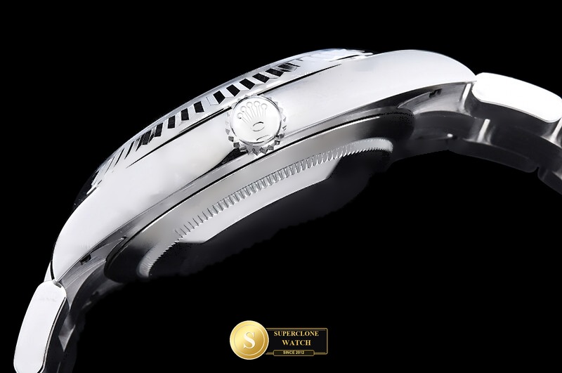 Rolex Ref. R2DJ0526E WKD - On-Wrist Presence & Case Thickness View (Photo 15 of 28)