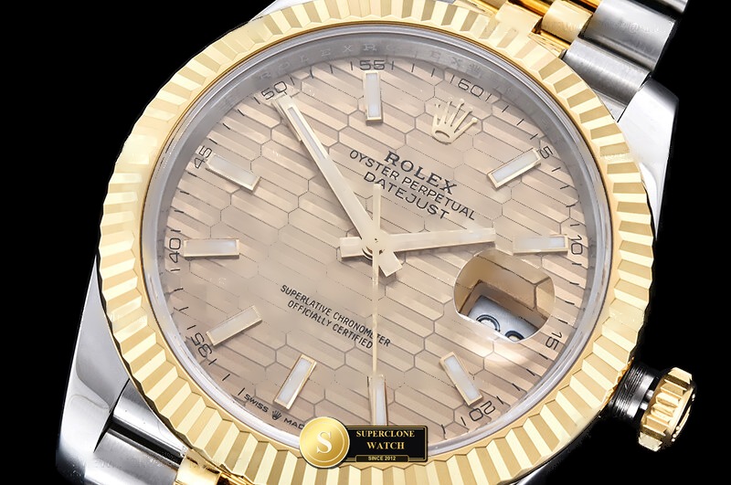 Rolex Ref. R2DJ0535 VSF - Lug-to-Lug & Rehaut Engraving View (Photo 5 of 29)