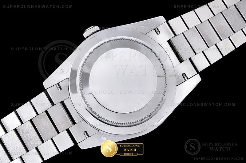 Rolex Ref. RDD0349E THB - On-Wrist Presence & Case Thickness View (Photo 15 of 30)