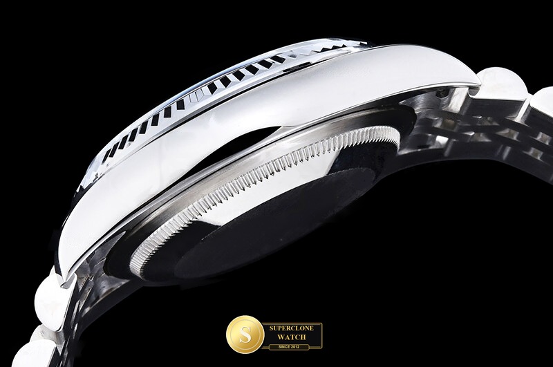 Rolex Ref. 116234 GMF - On-Wrist Presence & Case Thickness View (Photo 15 of 26)