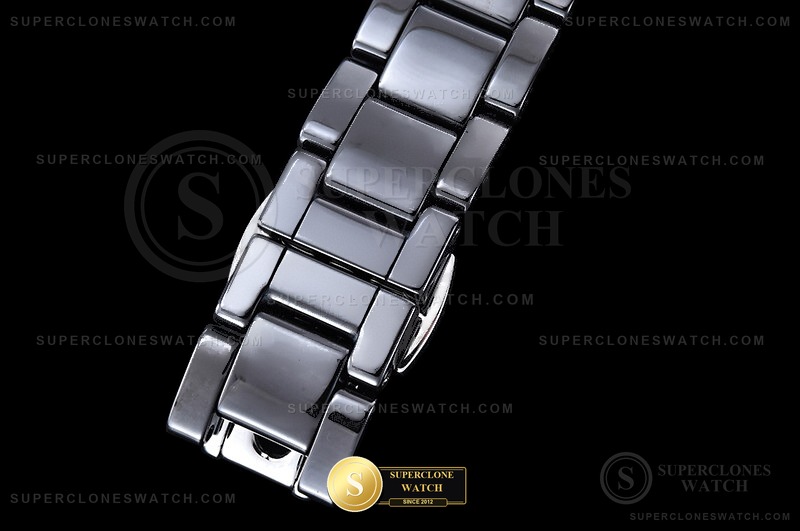 Rolex Ref. ROLDYT0834 RX - On-Wrist Presence & Case Thickness View (Photo 11 of 22)