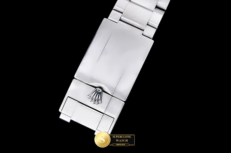 Rolex Ref. 226570 RWF - On-Wrist Presence & Case Thickness View (Photo 11 of 30)
