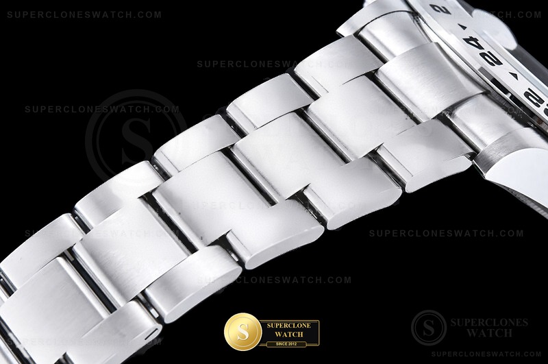 Rolex Ref. 226570 RWF - On-Wrist Presence & Case Thickness View (Photo 15 of 30)