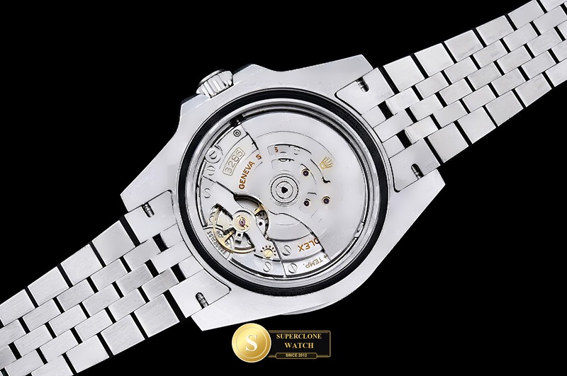 Rolex Ref. 126710BLRO ERF - On-Wrist Presence & Case Thickness View (Photo 21 of 32)