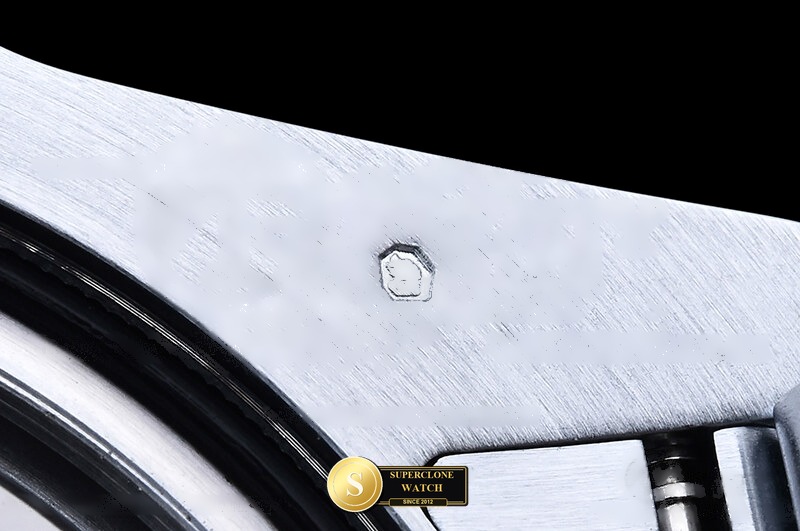 Rolex Ref. 126719 QF - On-Wrist Presence & Case Thickness View (Photo 23 of 36)