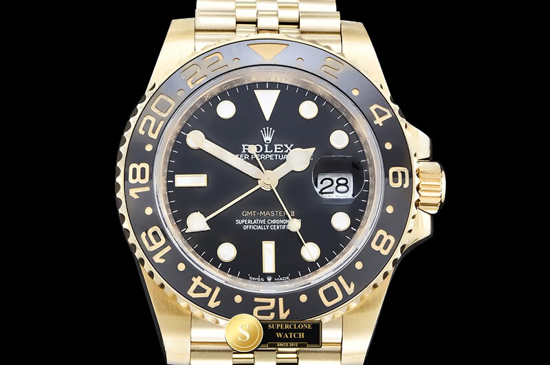 Rolex Ref. 126718 QF - Clasp & Solid 904L Bracelet Detail (Photo 3 of 35)