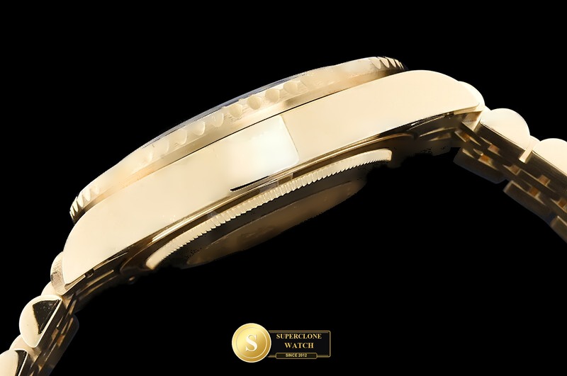 Rolex Ref. 126718 QF - On-Wrist Presence & Case Thickness View (Photo 19 of 35)