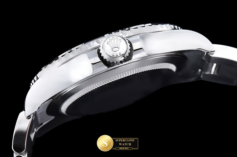 Rolex Ref. 126622 ERF - On-Wrist Presence & Case Thickness View (Photo 17 of 31)