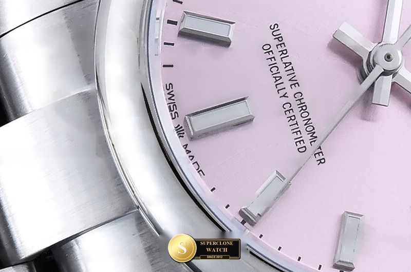 Rolex Ref. ROYP056B DIW - On-Wrist Presence & Case Thickness View (Photo 7 of 30)