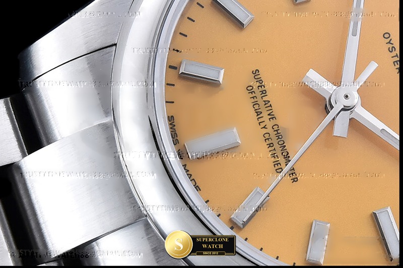Rolex Ref. ROYP056C DIW - On-Wrist Presence & Case Thickness View (Photo 7 of 30)