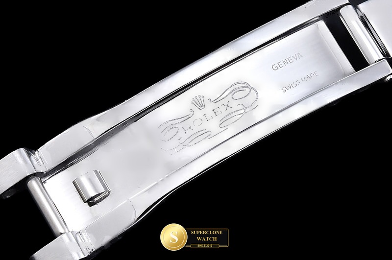 Rolex Ref. ROYP056C DIW - On-Wrist Presence & Case Thickness View (Photo 11 of 30)