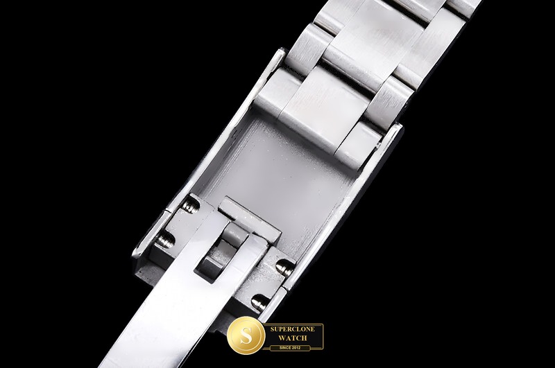 Rolex Ref. ROYP056D DIW - Crown Guard & Dial Lume Verification (Photo 12 of 30)