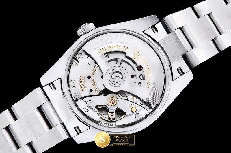 Rolex Ref. ROYP056G DIW - On-Wrist Presence & Case Thickness View (Photo 19 of 30)