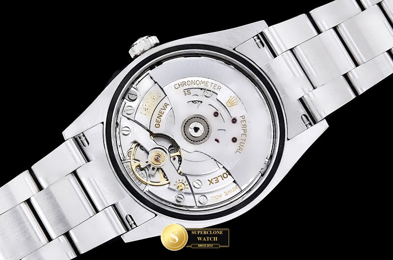Rolex Ref. 126000 CLEAN PLUS - On-Wrist Presence & Case Thickness View (Photo 19 of 29)