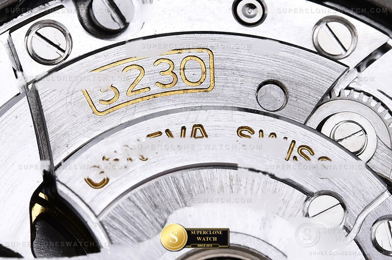 Rolex Ref. ROYP057G CLEAN PLUS - On-Wrist Presence & Case Thickness View (Photo 21 of 28)