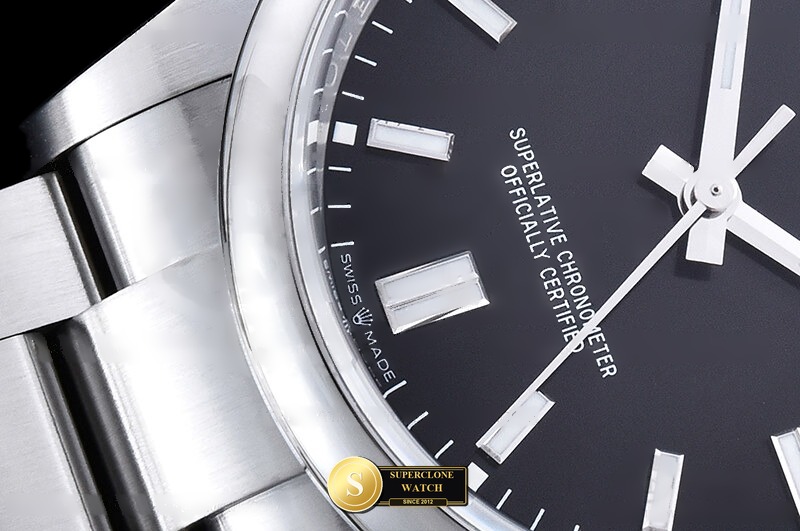 Rolex Ref. ROYP057K CLEAN PLUS - On-Wrist Presence & Case Thickness View (Photo 7 of 28)