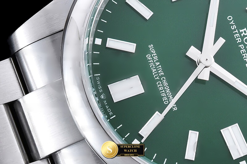 Rolex Ref. ROYP059F CLEAN PLUS - On-Wrist Presence & Case Thickness View (Photo 7 of 28)