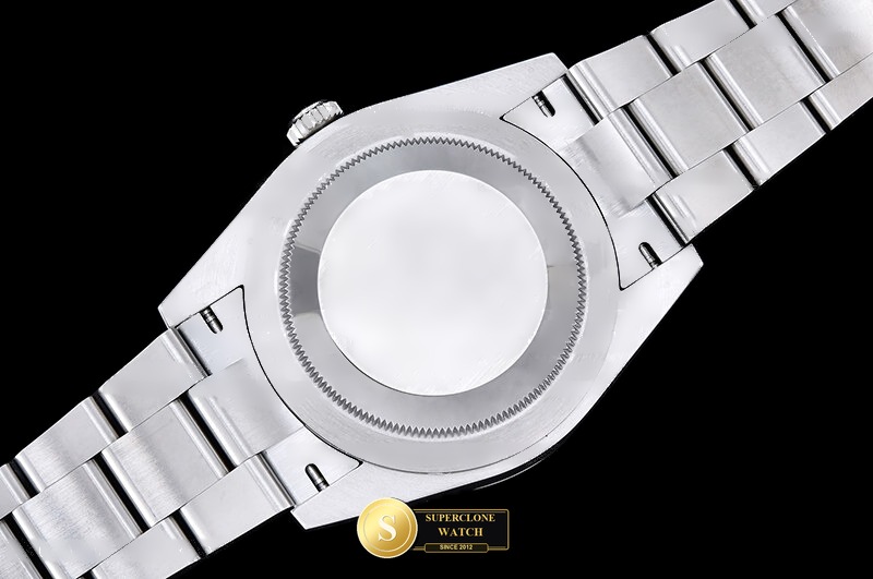 Rolex Ref. ROYP059F CLEAN PLUS - On-Wrist Presence & Case Thickness View (Photo 17 of 28)
