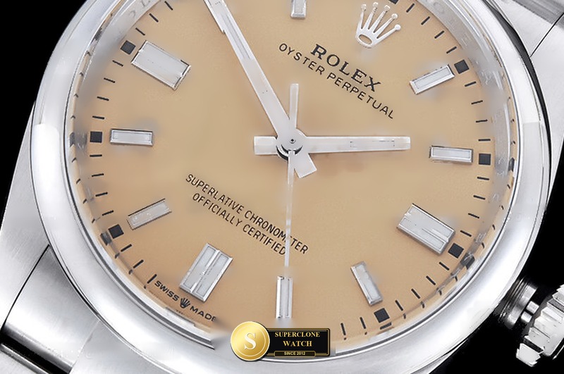 Rolex Ref. ROYP059G CLEAN PLUS - Lug-to-Lug & Rehaut Engraving View (Photo 5 of 28)
