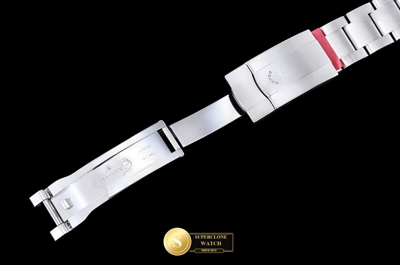 Rolex Ref. ROYP059J CLEAN PLUS - On-Wrist Presence & Case Thickness View (Photo 11 of 28)