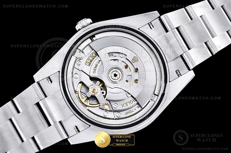 Rolex Ref. ROYP061 QF - Crown Guard & Dial Lume Verification (Photo 18 of 28)