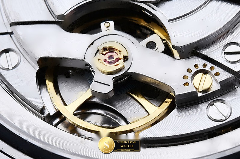 Rolex Ref. ROYP061 QF - On-Wrist Presence & Case Thickness View (Photo 25 of 28)