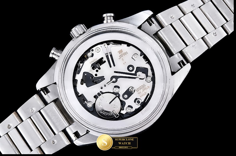 TAG Heuer Ref. TAG0388G A8 - On-Wrist Presence & Case Thickness View (Photo 19 of 23)
