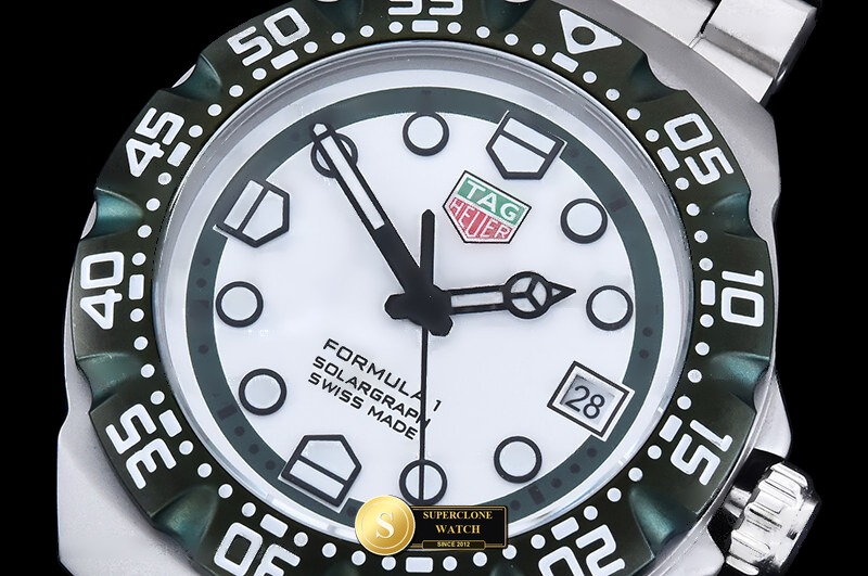TAG Heuer Ref. TAG0391B A8 - Lug-to-Lug & Rehaut Engraving View (Photo 5 of 22)