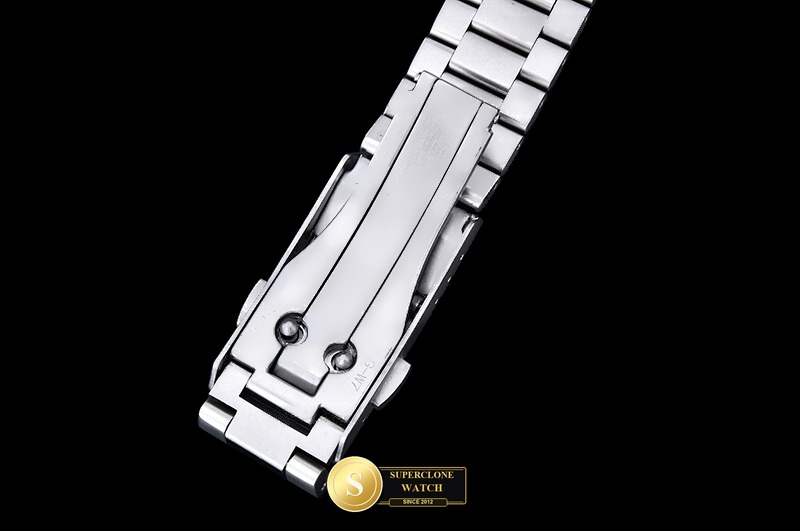 TAG Heuer Ref. TAG0391B A8 - On-Wrist Presence & Case Thickness View (Photo 13 of 22)