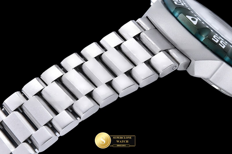 TAG Heuer Ref. TAG0391B A8 - Crown Guard & Dial Lume Verification (Photo 14 of 22)