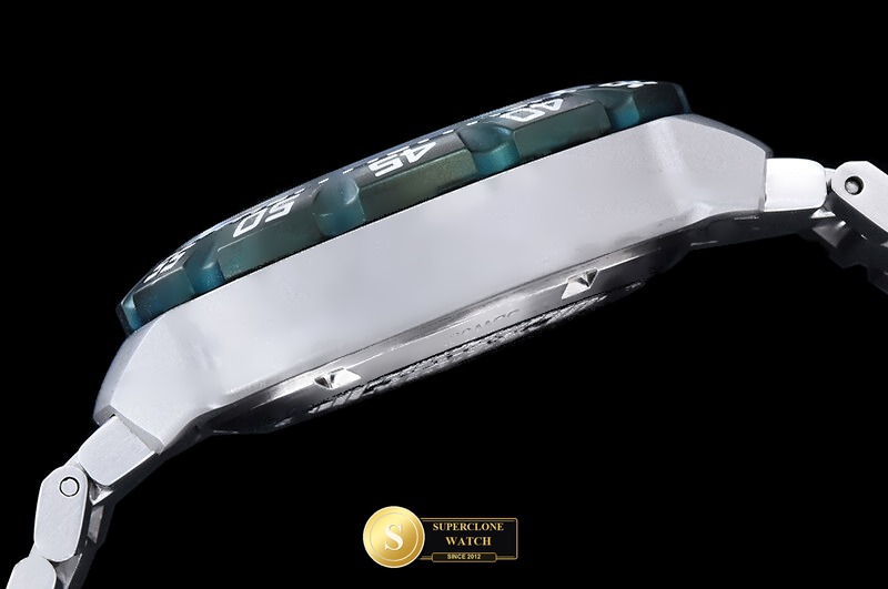 TAG Heuer Ref. TAG0391B A8 - Crown Guard & Dial Lume Verification (Photo 16 of 22)