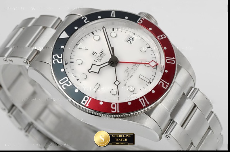 Tudor Ref. TUD099 ZF - Lateral Bezel & Sapphire Crystal Profile (Photo 6 of 29)