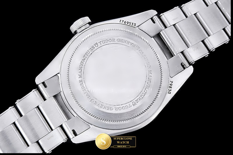 Tudor Ref. TUD099 ZF - On-Wrist Presence & Case Thickness View (Photo 21 of 29)