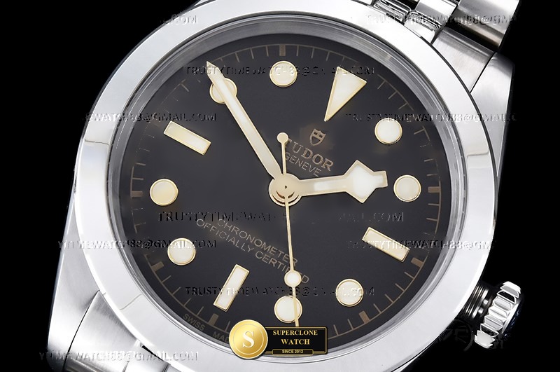 Tudor Ref. TUD109A KRF - Lateral Bezel & Sapphire Crystal Profile (Photo 6 of 25)