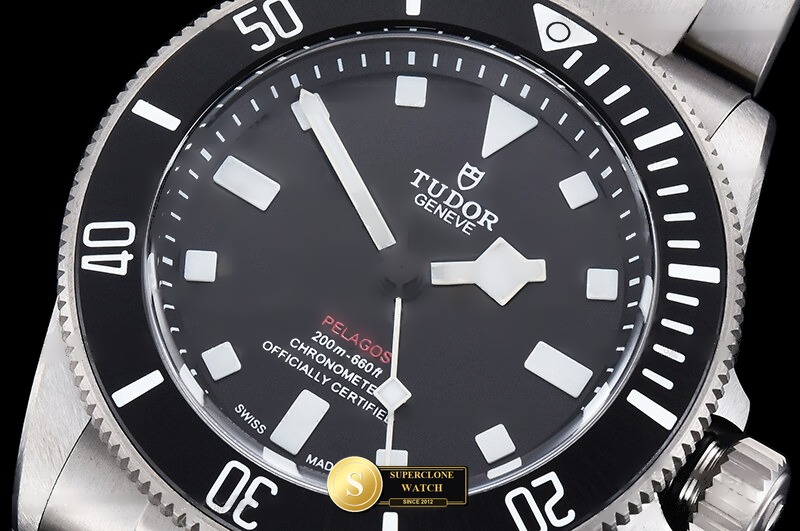 Tudor Ref. TUD110 ZF - Lateral Bezel & Sapphire Crystal Profile (Photo 6 of 27)