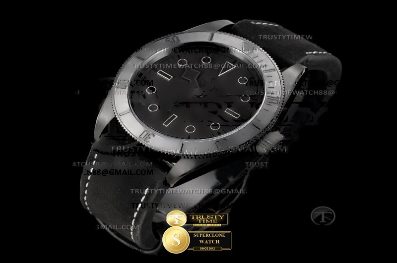 Tudor Ref. TUD115C 3TF - Clasp & Solid 904L Bracelet Detail (Photo 3 of 9)