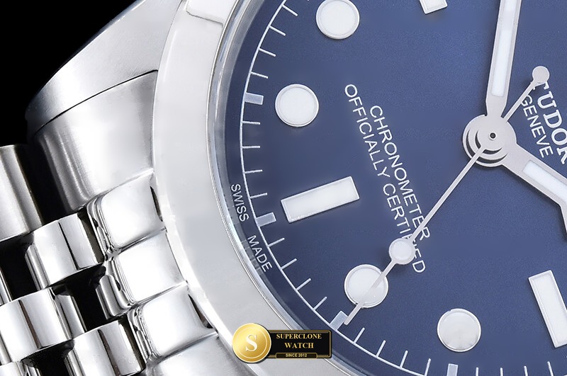 Tudor Ref. TUD125A KRF - On-Wrist Presence & Case Thickness View (Photo 7 of 24)