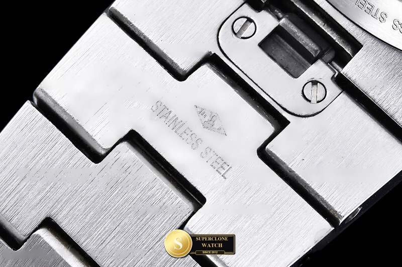 Vacheron Constantin Ref. VC0200D 2F - Crown Guard & Dial Lume Verification (Photo 14 of 26)