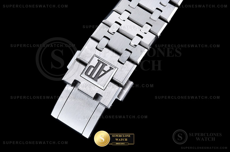 Audemars Piguet Ref. 15500ST-SLV APSF V3 Studio Photo 11 of 29