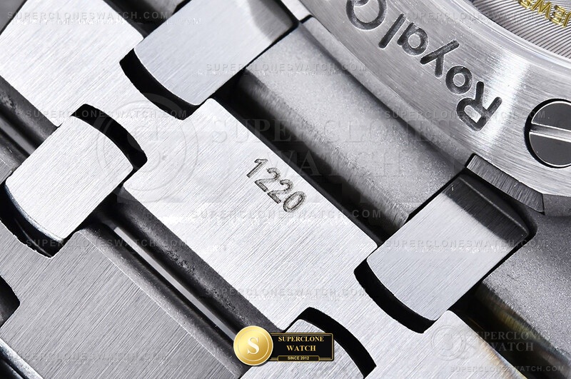 Audemars Piguet Ref. 15500ST-SLV APSF V3 Studio Photo 13 of 29