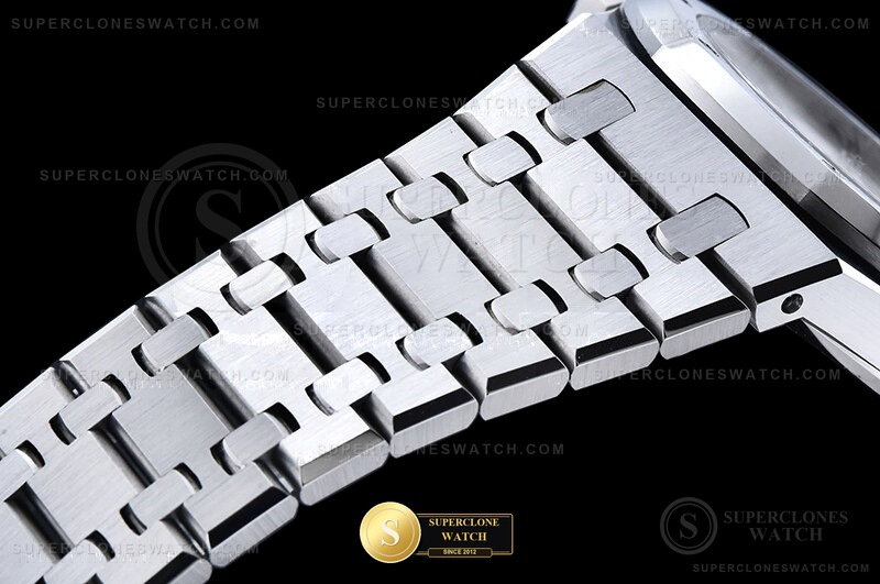 Audemars Piguet Ref. 15500ST-SLV APSF V3 Studio Photo 14 of 29