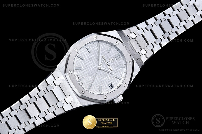 Audemars Piguet Ref. 15500ST-SLV APSF V3 Studio Photo 4 of 29